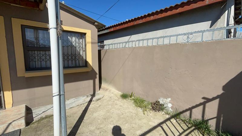2 Bedroom Property for Sale in Khaya Western Cape